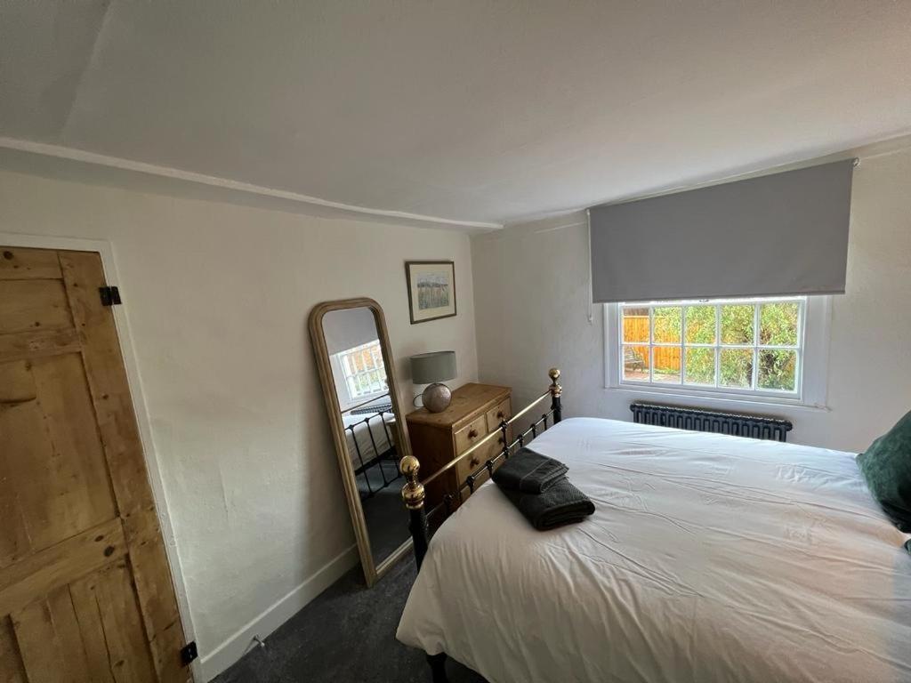 The Cottage, 13 Golden Sq. 텐터든 외부 사진